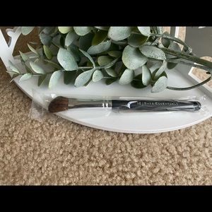 Bare Escentuals eye defining brush eyeshadow makeup